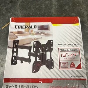 Emerald Black Full-Motion TV Wall Mount